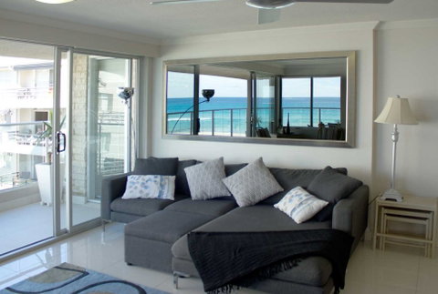 Pacific Surf Absolute Beach Apartments - Accommodation QLD 2