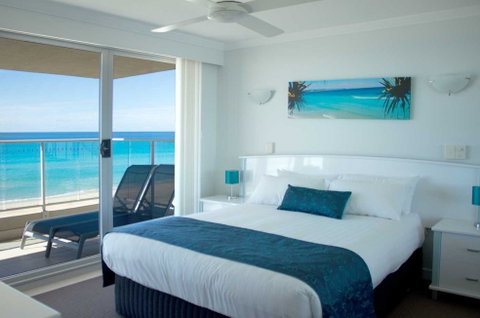 Pacific Surf Absolute Beach Apartments - Accommodation QLD 3