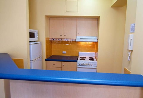 Aruba Surf Resort - Accommodation QLD 1