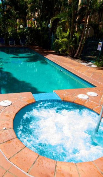 Aruba Surf Resort - Accommodation QLD 4