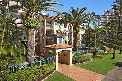 Aruba Surf Resort - Accommodation QLD 5