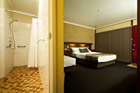 Sarina Motor Inn - Accommodation QLD 2