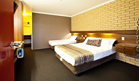 Sarina Motor Inn - Accommodation QLD 3