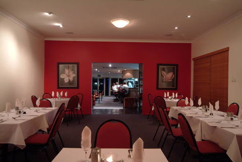 JAMES STREET MOTOR INN - Accommodation QLD 1