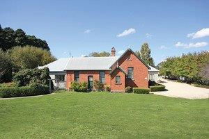 Woodend Old School House Bed And Breakfast - Accommodation QLD 0