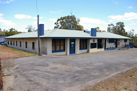 Rocky Gully Pub - Accommodation QLD 0
