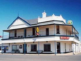 Seabreeze Hotel - Accommodation QLD 0