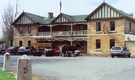 Man-o-ross Hotel - Accommodation QLD 0