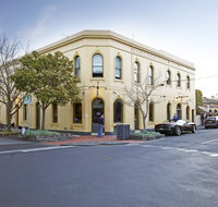 College Lawn Hotel - Accommodation QLD