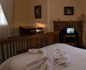 Imperial Fine Accommodation - Accommodation QLD 0