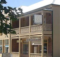 Cobb  Co Court Boutique Hotel - Accommodation QLD