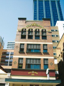 Explorers Inns - Accommodation QLD 0