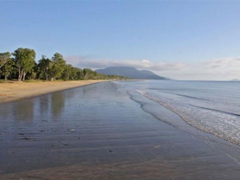 Bramston Beach Motel - Accommodation QLD 1