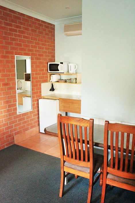 Catalina Motel Lake Macquarie - Accommodation QLD 4