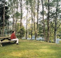Tullah Lakeside Chalet - Accommodation QLD