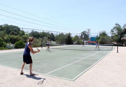 Cairns Reef Apartments And Motels - Accommodation QLD 4