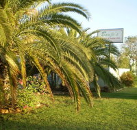 Banjo's Overnight amp Holiday Units - Accommodation QLD