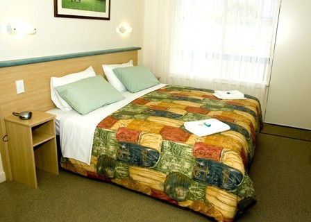 Golden Chain Welcome Inn 277 - Accommodation QLD 5