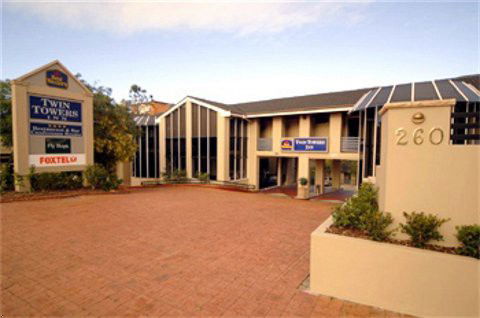 Twin Towers Inn - Accommodation QLD 1