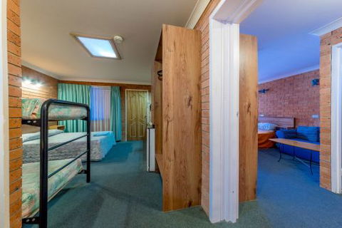 Sapphire Palms Motel - Accommodation QLD 5