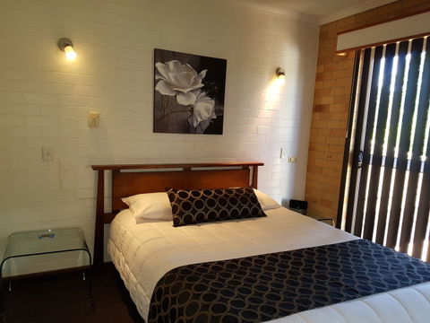 Cousins Motor Inn - Accommodation QLD 19