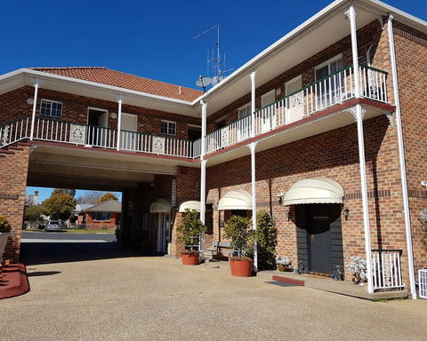 Golden Age Motor Inn - Accommodation QLD 2