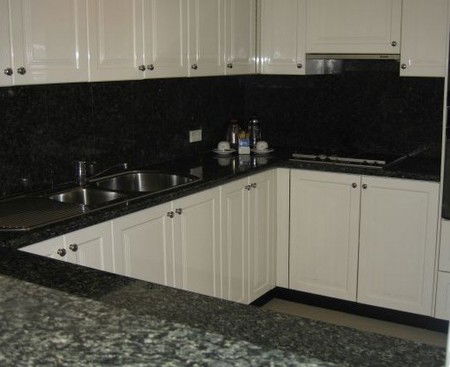 Kirribilli Village Apartments - Accommodation QLD 5