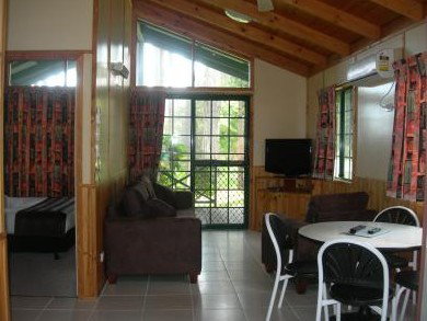 Lanis Holiday Island - Accommodation QLD 1