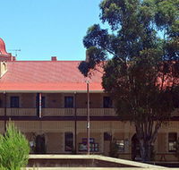Peterborough Railway Hotel - Accommodation QLD