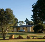  William Macintosh Motor Lodge - Accommodation QLD