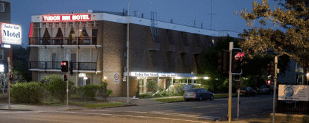 Tudor Inn Motel - Accommodation QLD