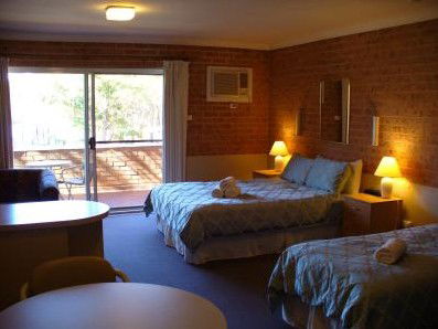 Huskisson Beach Motel - Accommodation QLD 1