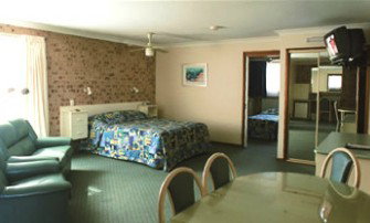 Cardiff Motor Inn - Accommodation QLD 2