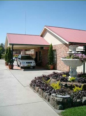 Cardiff Motor Inn - Accommodation QLD 3