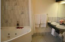 Deer Park Motor Inn - Accommodation QLD 3