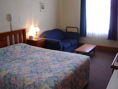 Sonbern Lodge Motel - Accommodation QLD 2