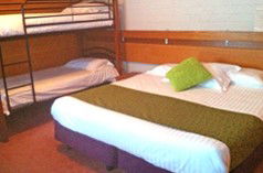 Barrakee Ski Lodge - Accommodation QLD 0