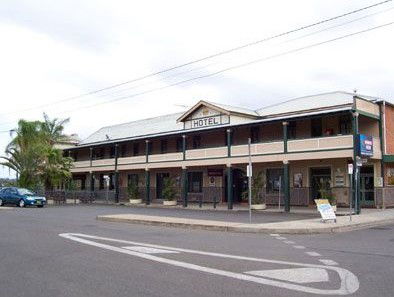 Crown Hotel Motel - Accommodation QLD 0