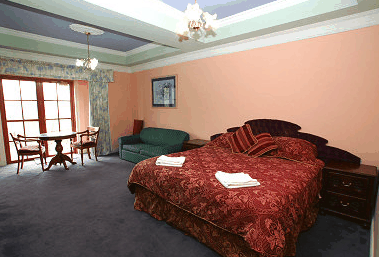 Hatchers Manor - Accommodation QLD 0