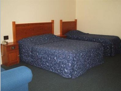Breakout Motor Inn - Accommodation QLD 2