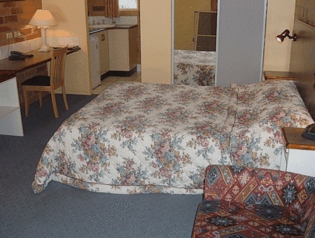 Copper Country Motor Inn - Accommodation QLD 2