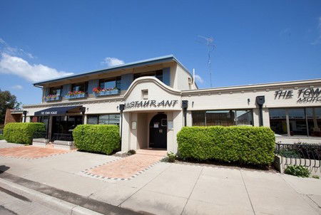 The Town House Motor Inn - Sundowner Goondiwindi - Accommodation QLD 0