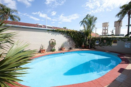 The Town House Motor Inn - Sundowner Goondiwindi - Accommodation QLD 1