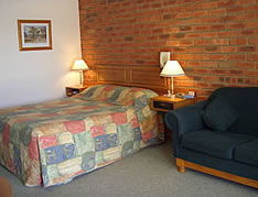 Australian Settlers Motor Inn - Accommodation QLD 0