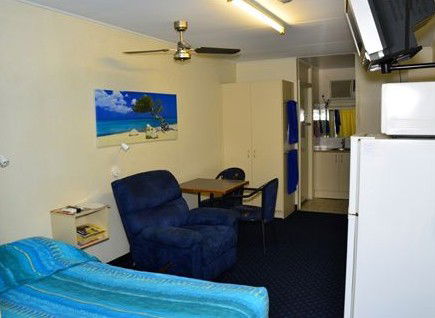 4th Avenue Motor Inn - Accommodation QLD 2