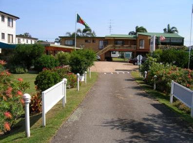 Lake Front Motel - Accommodation QLD 1