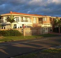 Lake Haven Motor Inn - Accommodation QLD