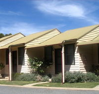 The Village Cabins - Accommodation QLD
