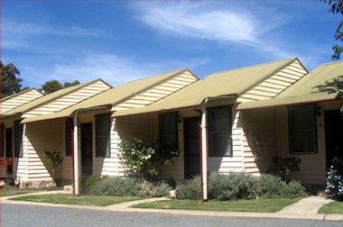 The Village Cabins - Accommodation QLD 0
