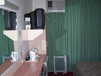 Rainbow Motel - Accommodation QLD 3